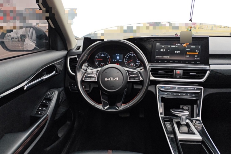 2021 Kia KX3 Propao - Main View