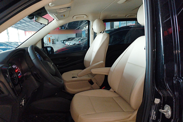 2024 Mercedes-Benz Vito - Main View