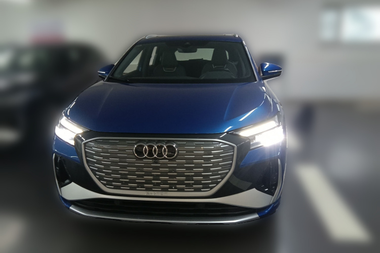 2022 Audi e-tron - Main View