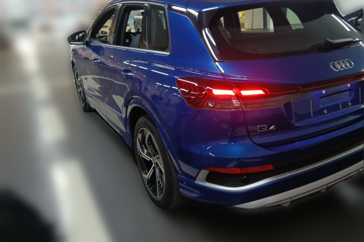 2022 Audi e-tron - Main View