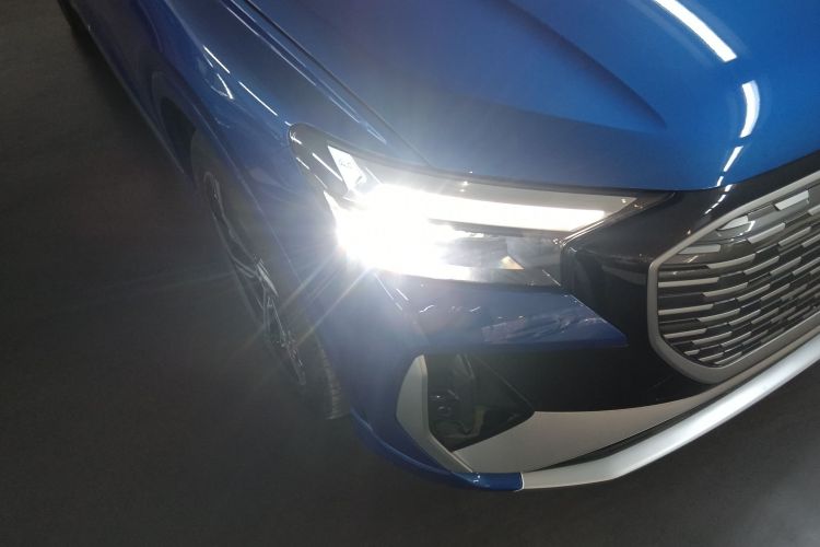 2022 Audi e-tron - Main View