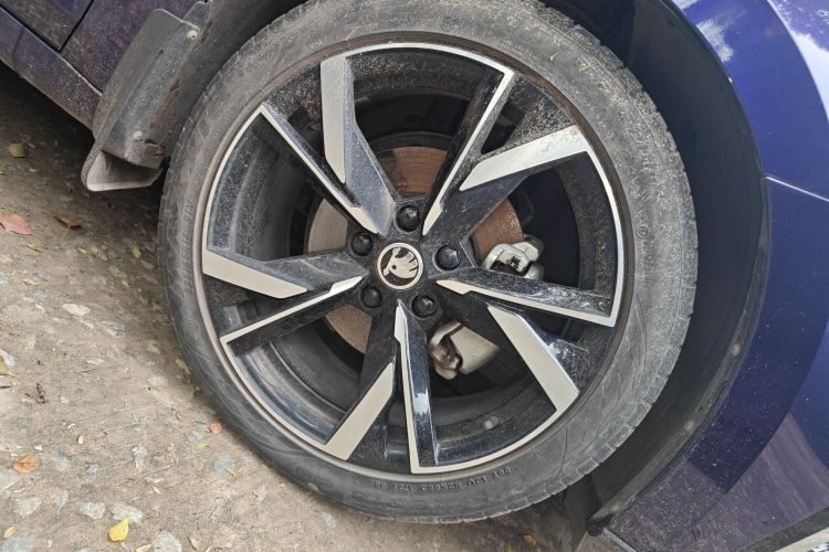 2021 Skoda Octavia - Main View