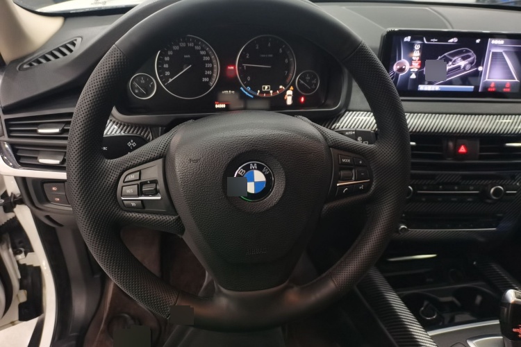 2021 BMW X5 - Main View