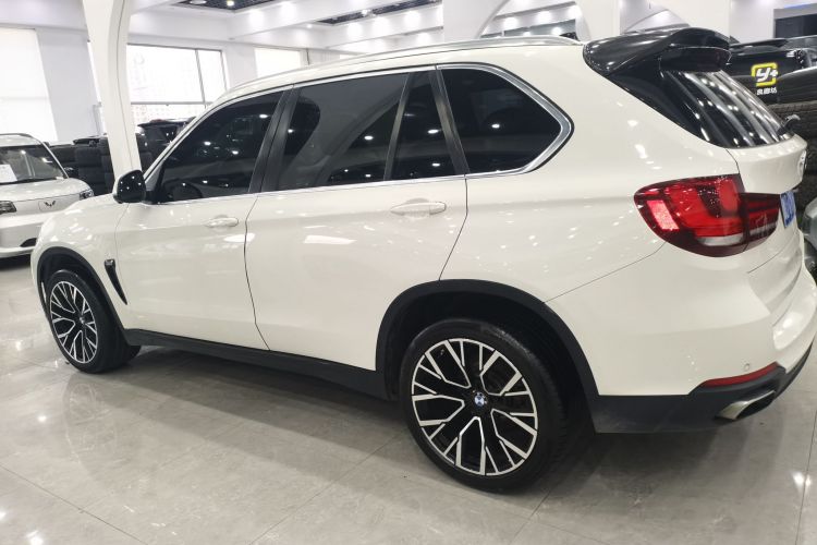 2021 BMW X5 - Main View