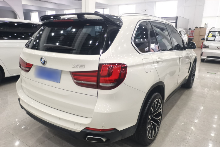 2021 BMW X5 - Main View
