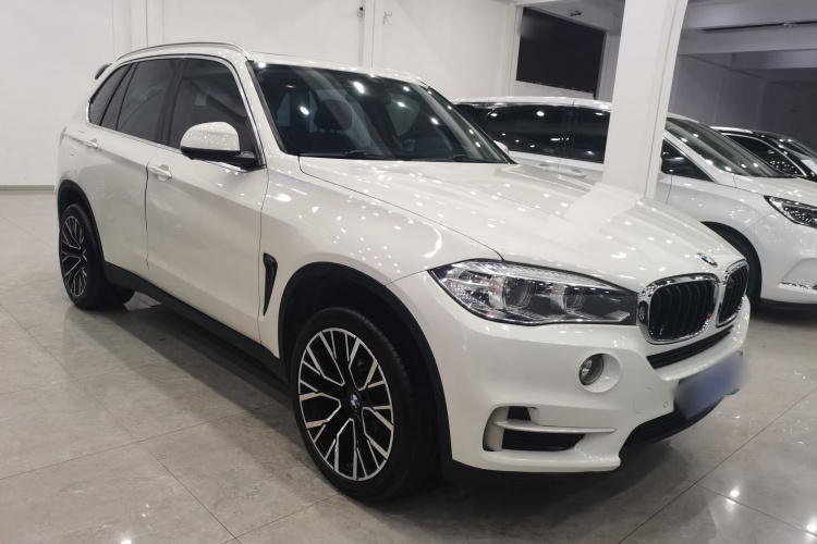 2021 BMW X5 - Main View