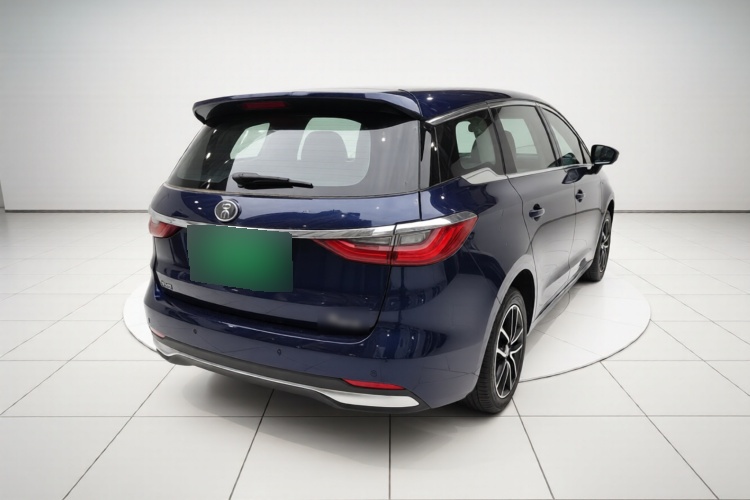 2017 BYD Song MAX - Main View