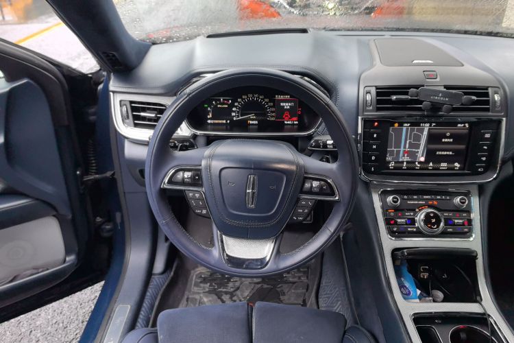 2018 Lincoln Continental - Main View