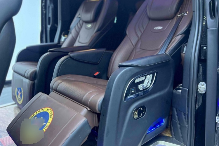 2020 Mercedes-Benz V-Class - Main View