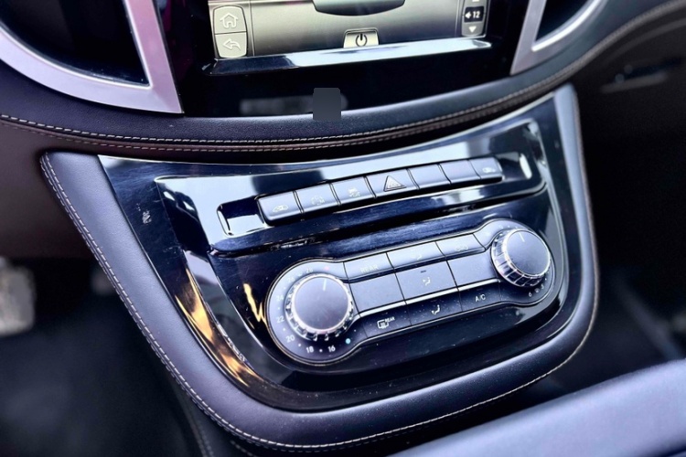 2020 Mercedes-Benz V-Class - Main View