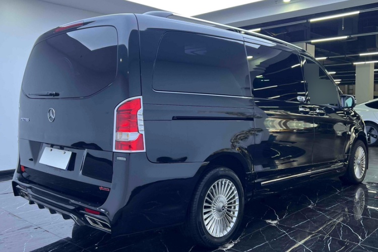 2020 Mercedes-Benz V-Class - Main View