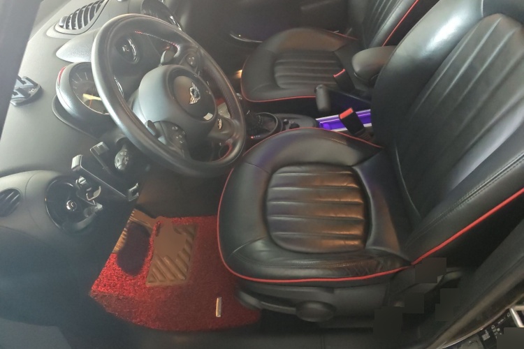 2014 MINI JCW COUNTRYMAN - Main View