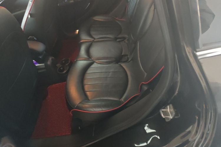 2014 MINI JCW COUNTRYMAN - Main View
