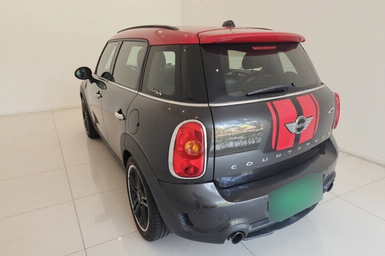 2014 MINI JCW COUNTRYMAN - Main View