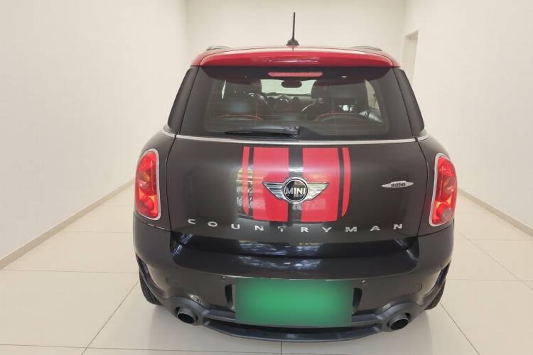 2014 MINI JCW COUNTRYMAN - Main View