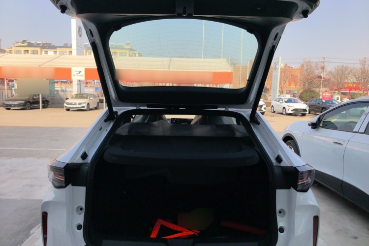 2025 Volkswagen ID.UNYX - Main View