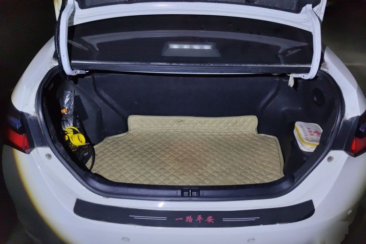 2019 Toyota 卡罗拉双擎E+ - Main View