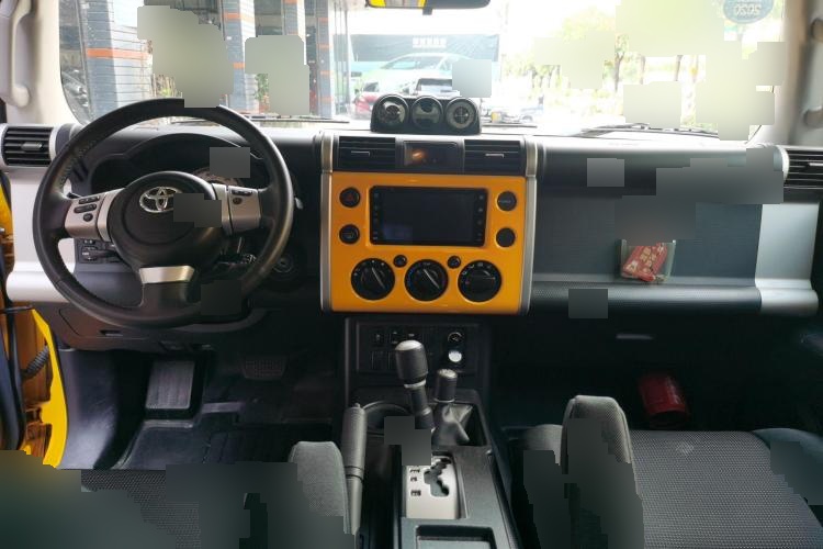 2013 Toyota FJ 酷路泽 - Main View
