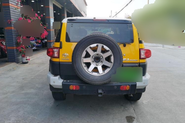 2013 Toyota FJ 酷路泽 - Main View