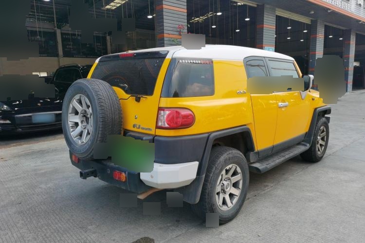 2013 Toyota FJ 酷路泽 - Main View