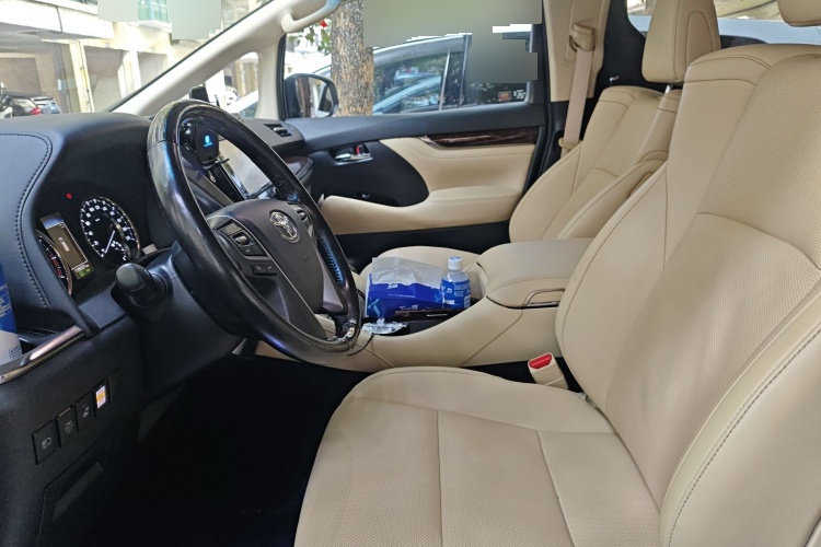 2018 Toyota Alphard - Main View