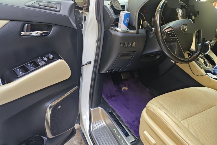 2018 Toyota Alphard - Main View