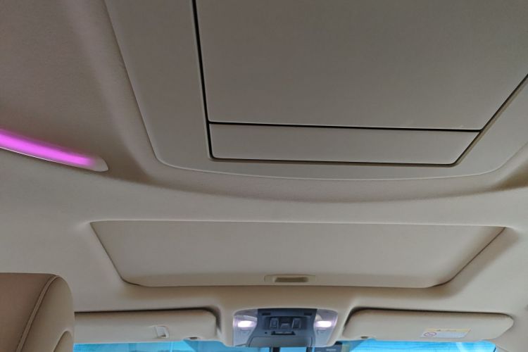2018 Toyota Alphard - Main View