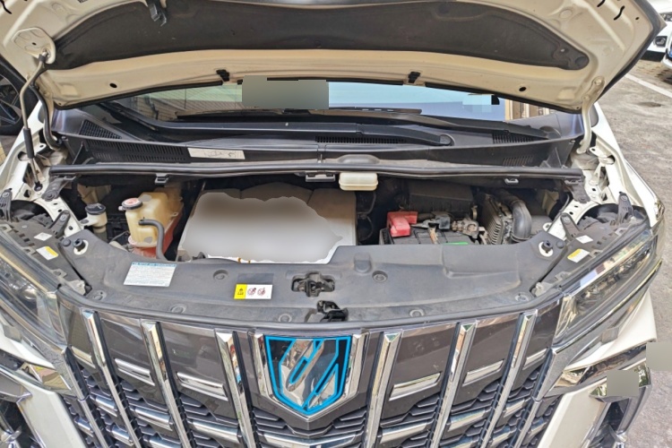 2018 Toyota Alphard - Main View