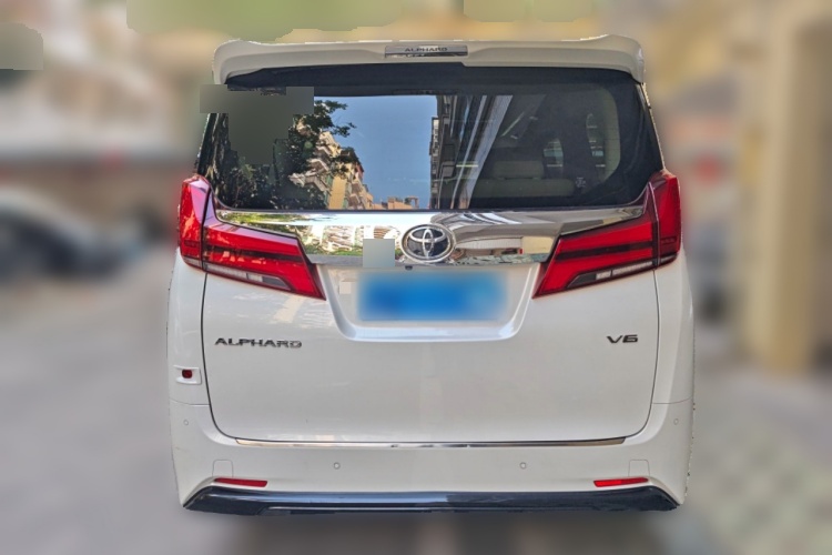 2018 Toyota Alphard - Main View