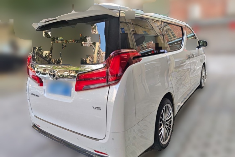 2018 Toyota Alphard - Main View
