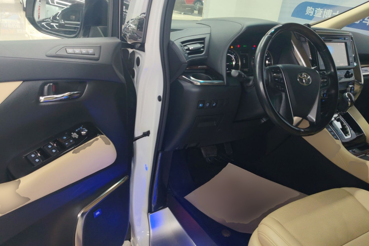 2019 Toyota Alphard - Main View