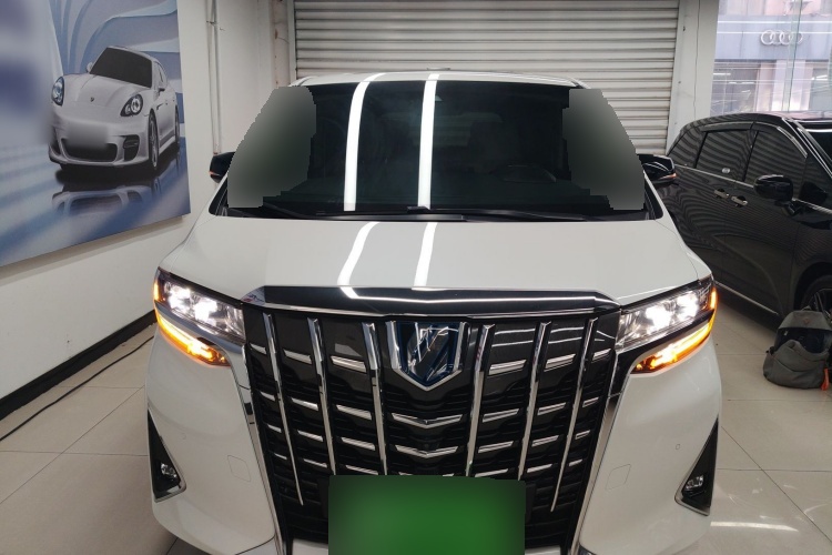 2019 Toyota Alphard - Main View