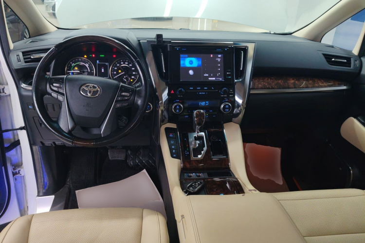 2019 Toyota Alphard - Main View