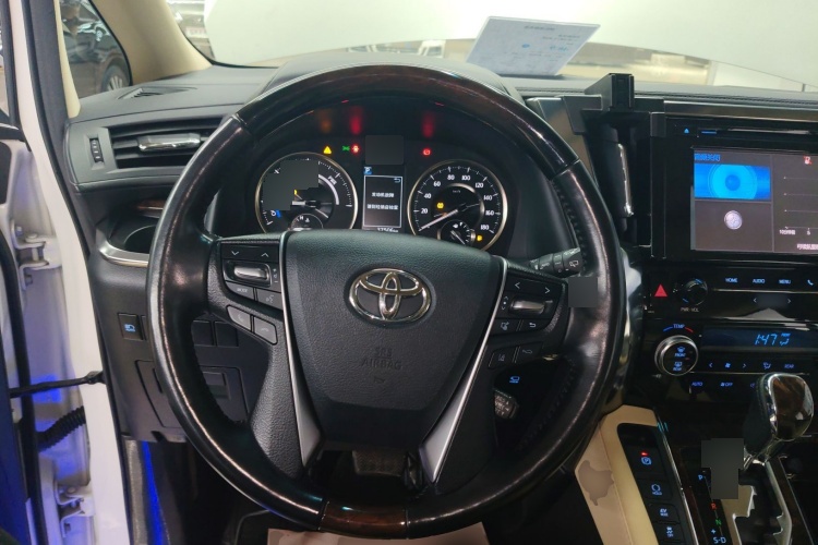 2019 Toyota Alphard - Main View