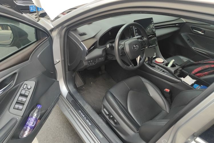 2019 Toyota Avalon - Main View