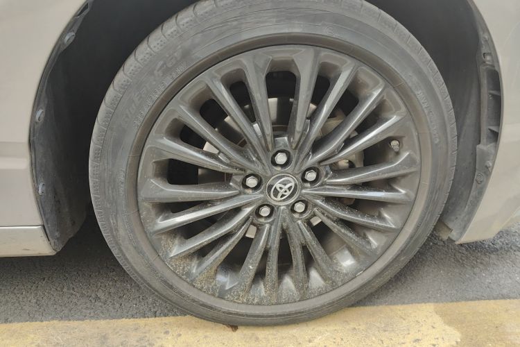 2019 Toyota Avalon - Main View