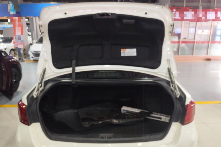 2015 Toyota Crown - Main View