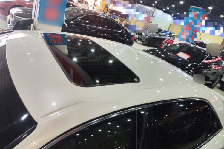 2015 Toyota Crown - Main View