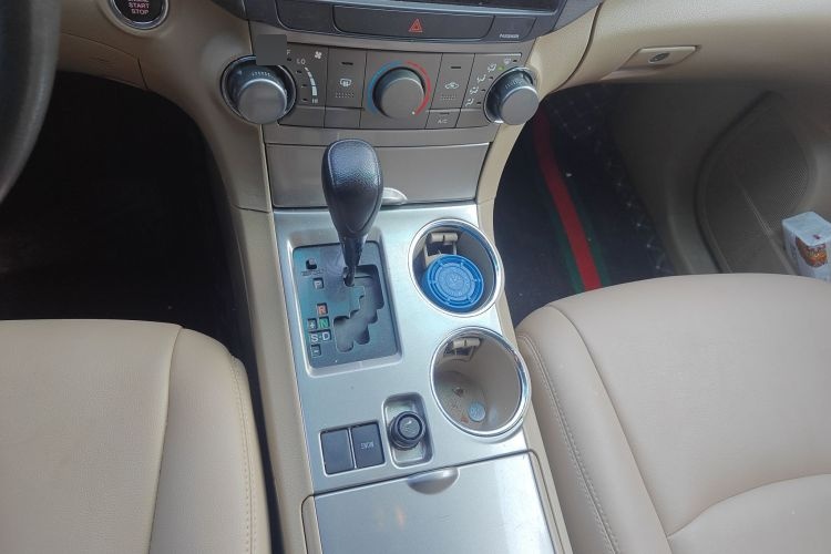 2013 Toyota Highlander - Main View