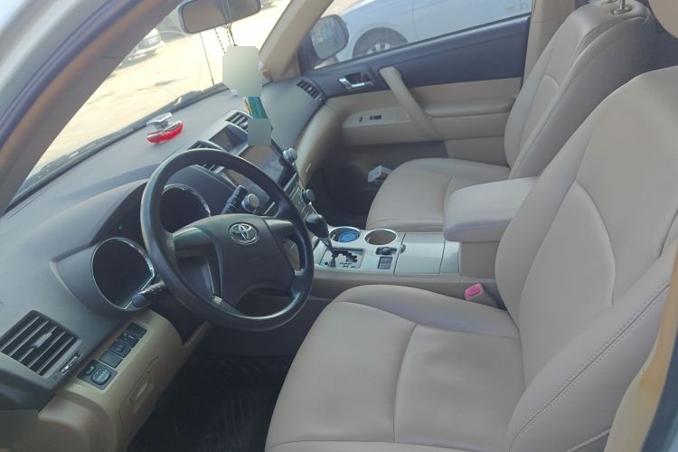 2013 Toyota Highlander - Main View