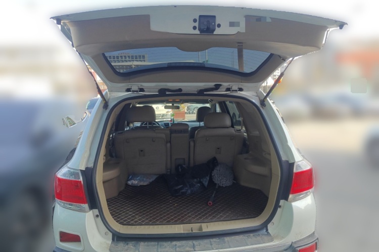 2013 Toyota Highlander - Main View