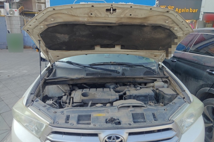 2013 Toyota Highlander - Main View