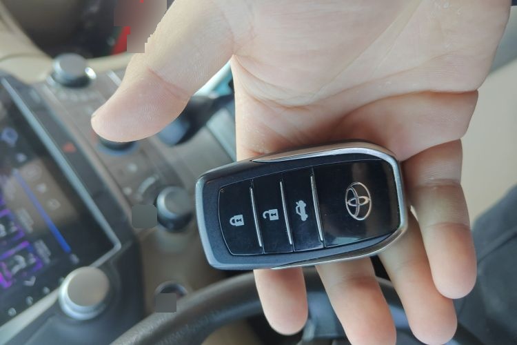 2013 Toyota Highlander - Main View