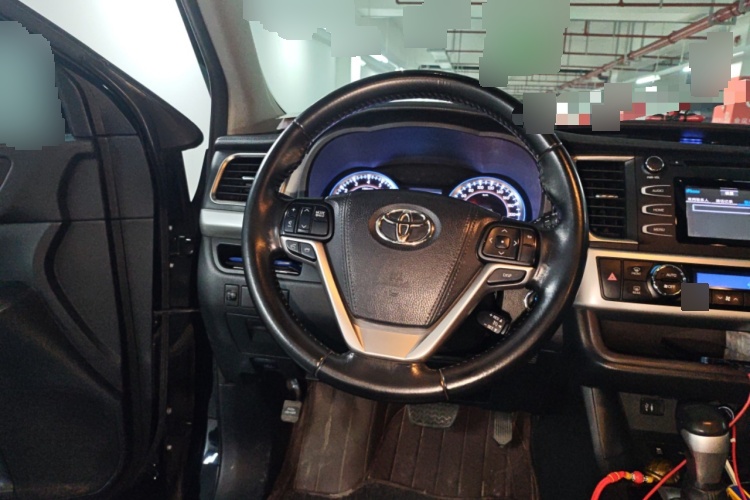 2015 Toyota Highlander - Main View