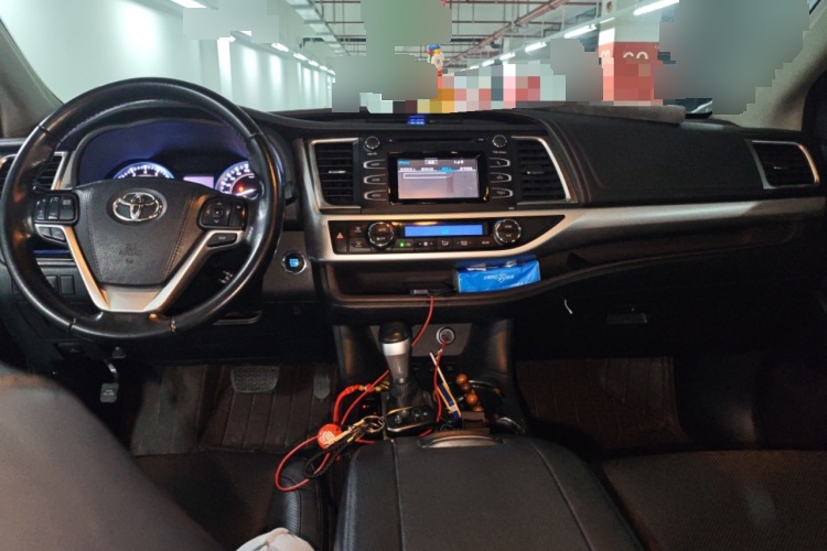 2015 Toyota Highlander - Main View