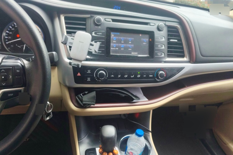 2015 Toyota Highlander - Main View