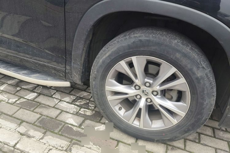 2015 Toyota Highlander - Main View