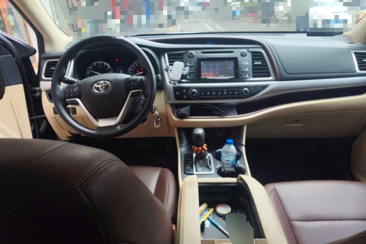 2015 Toyota Highlander - Main View