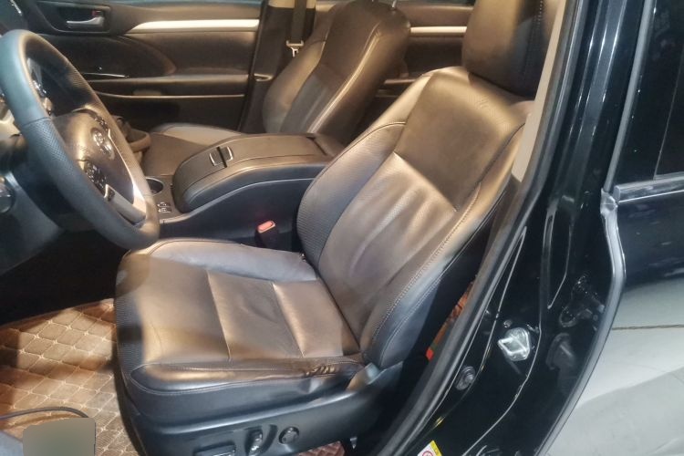 2018 Toyota Highlander - Main View
