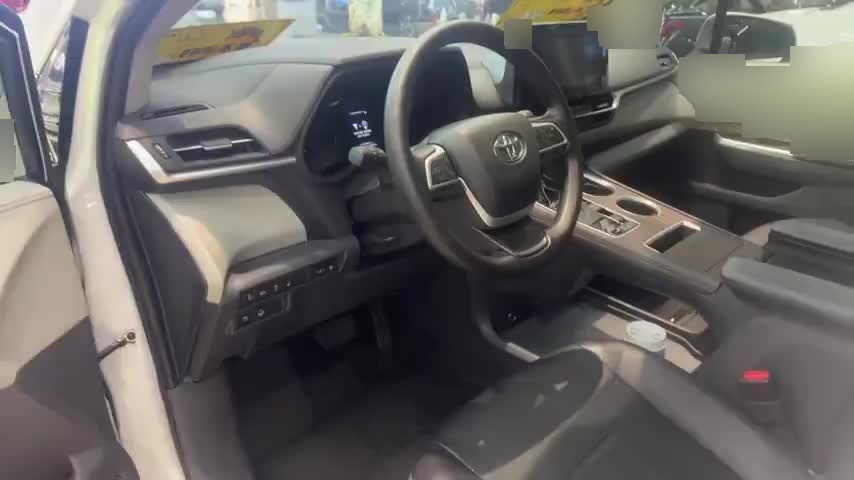 2023 Toyota Sienna - Main View